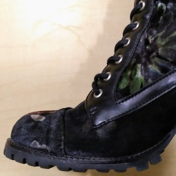 AMANDA WMS 7.5 Black Floral Zip Up Ankle Boots - Picture 14 of 17